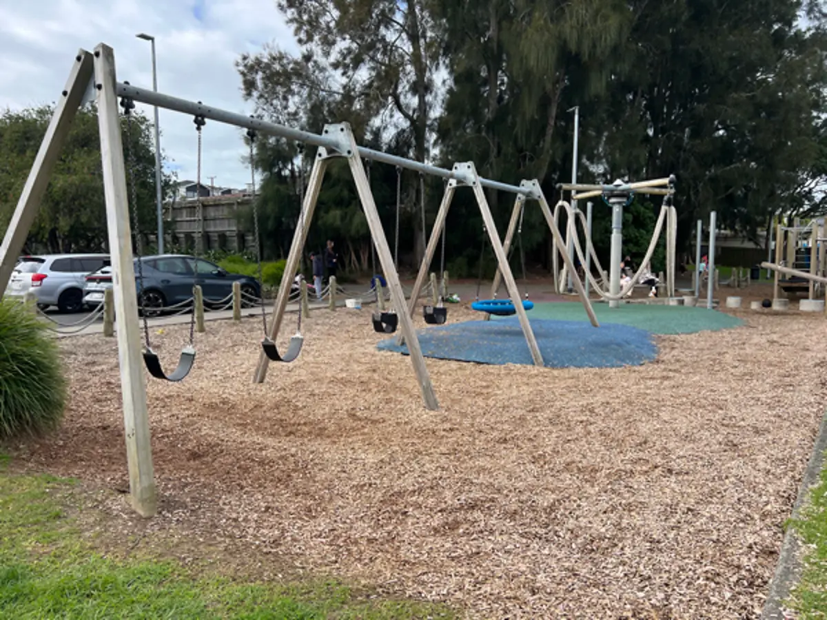 Photo of Sunnynook Park by thecyberpr