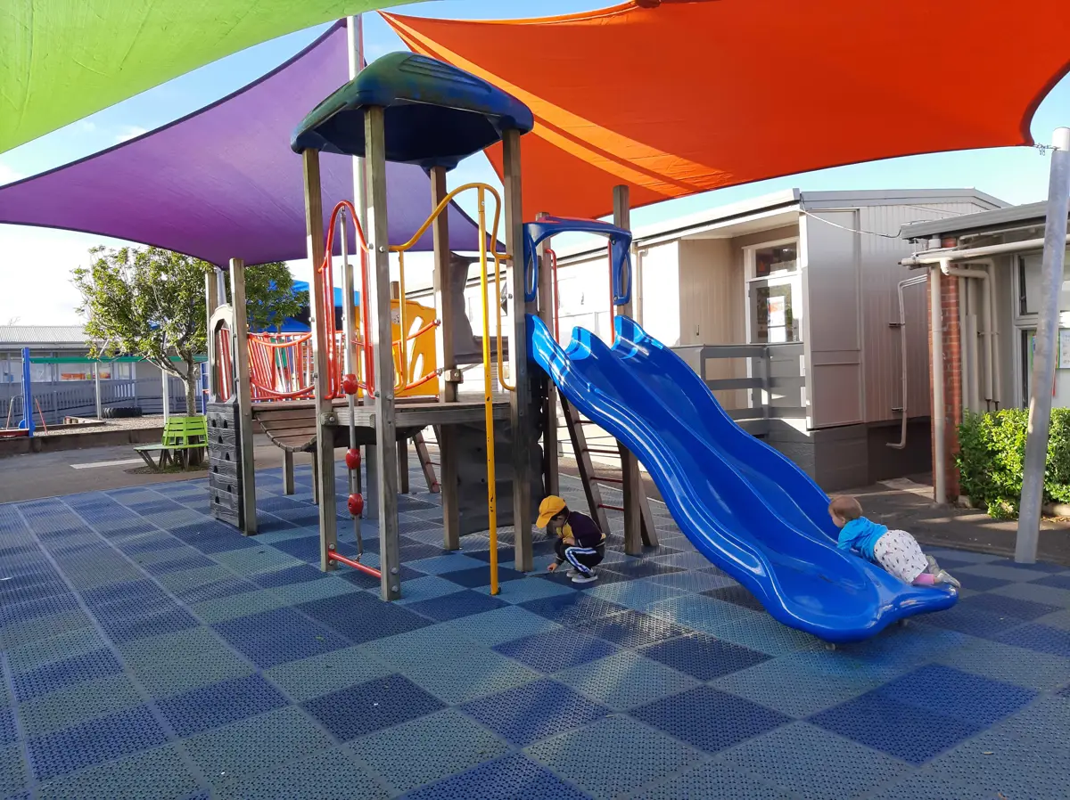 Sunnyhills Primary School playground photo