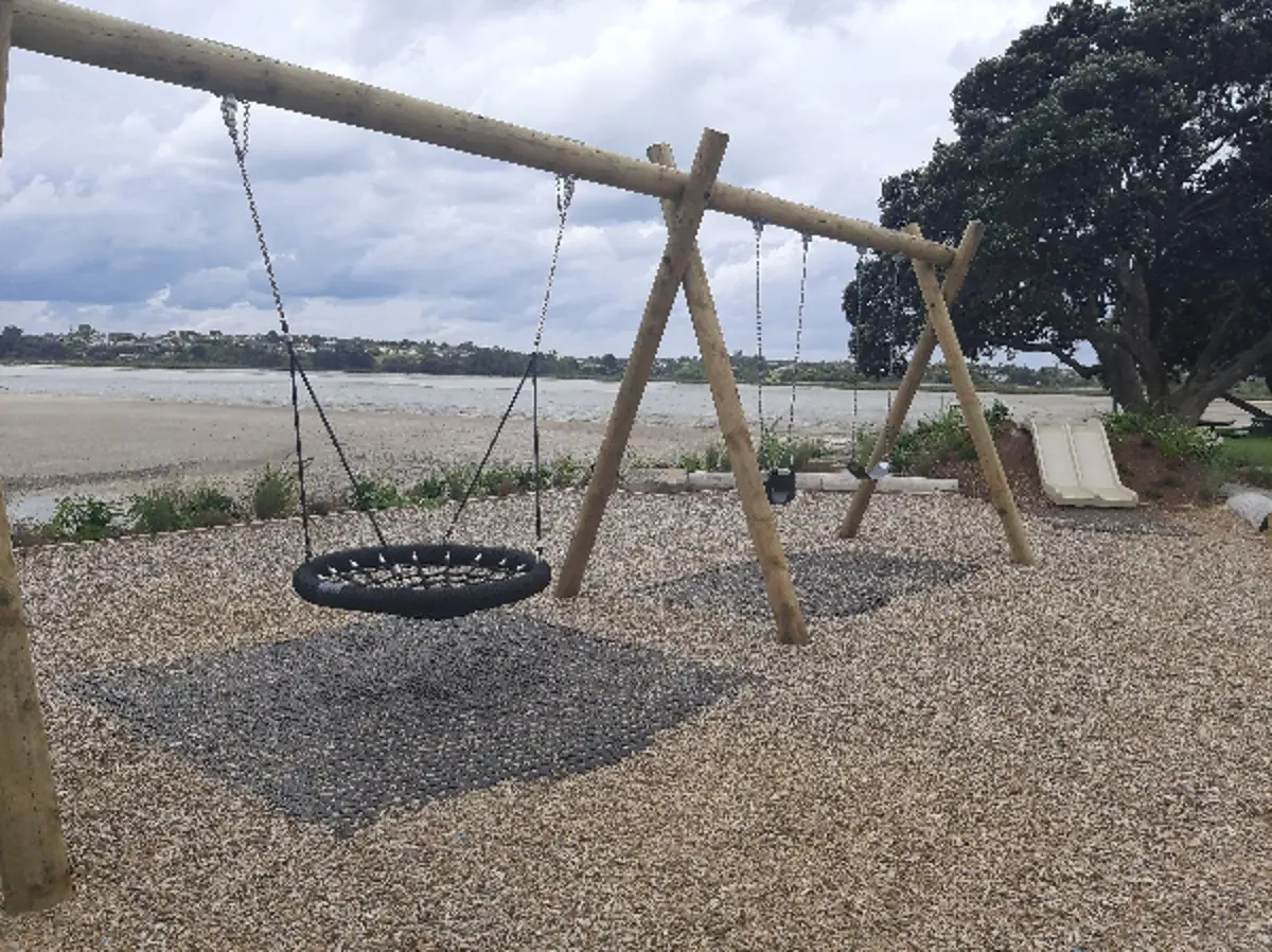 Lansdowne Reserve playground photo