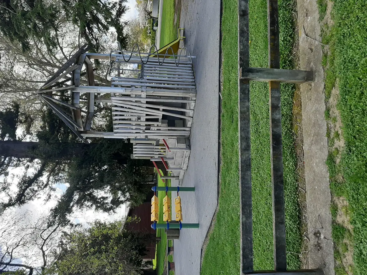 Photo of Eltham Road Reserve by SamA