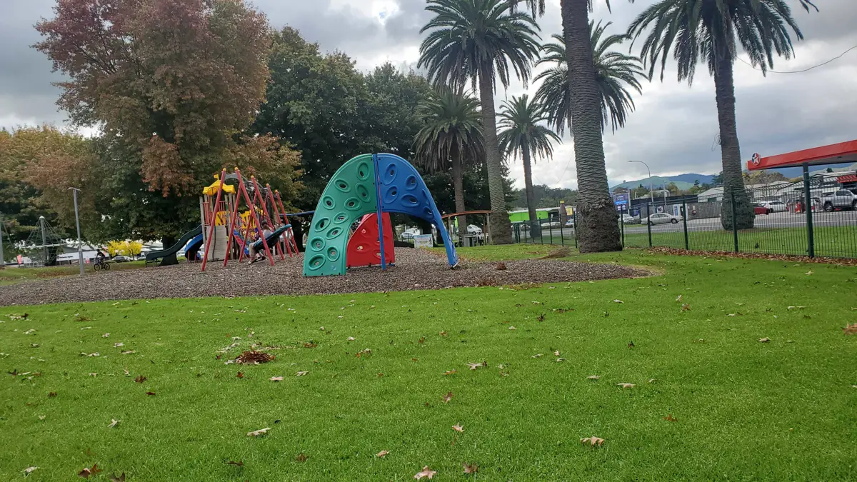 Paeroa Park playground photo