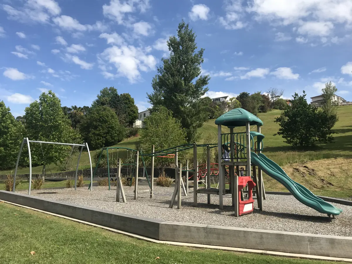 Cairnbrae Reserve playground photo