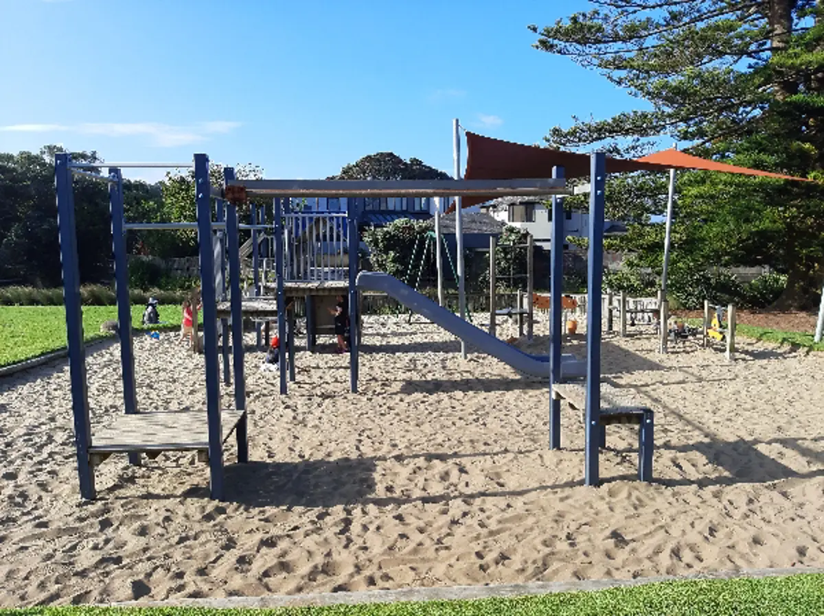 Photo of Huntly Road Reserve by thecyberpr