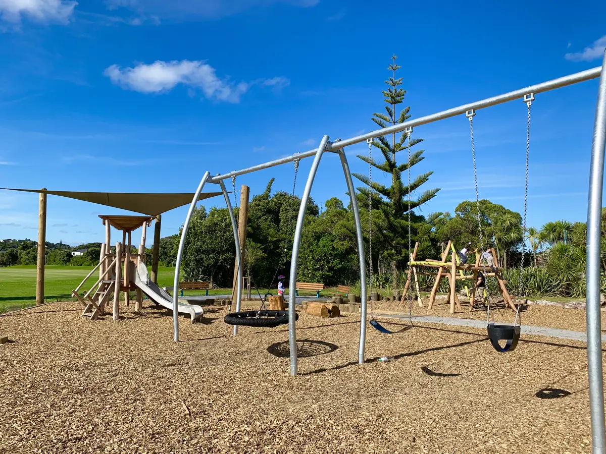 Victor Eaves Park playground photo