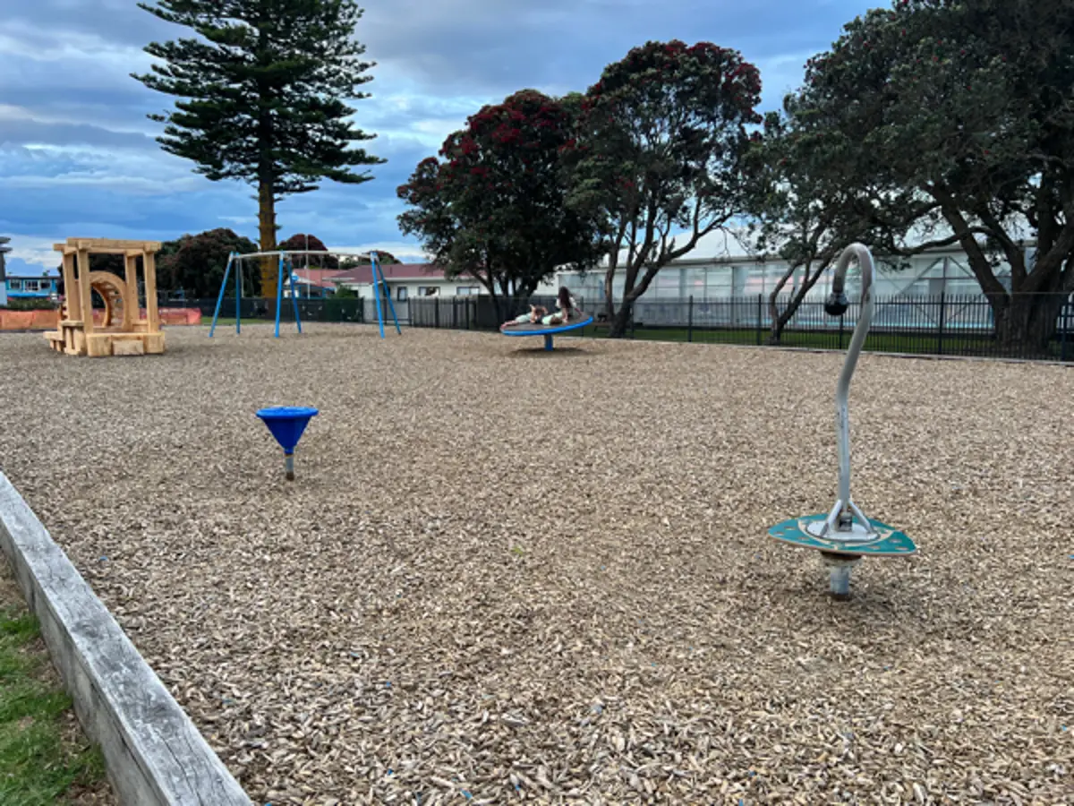 Photo of Waikanae Beach Playground by thecyberpr