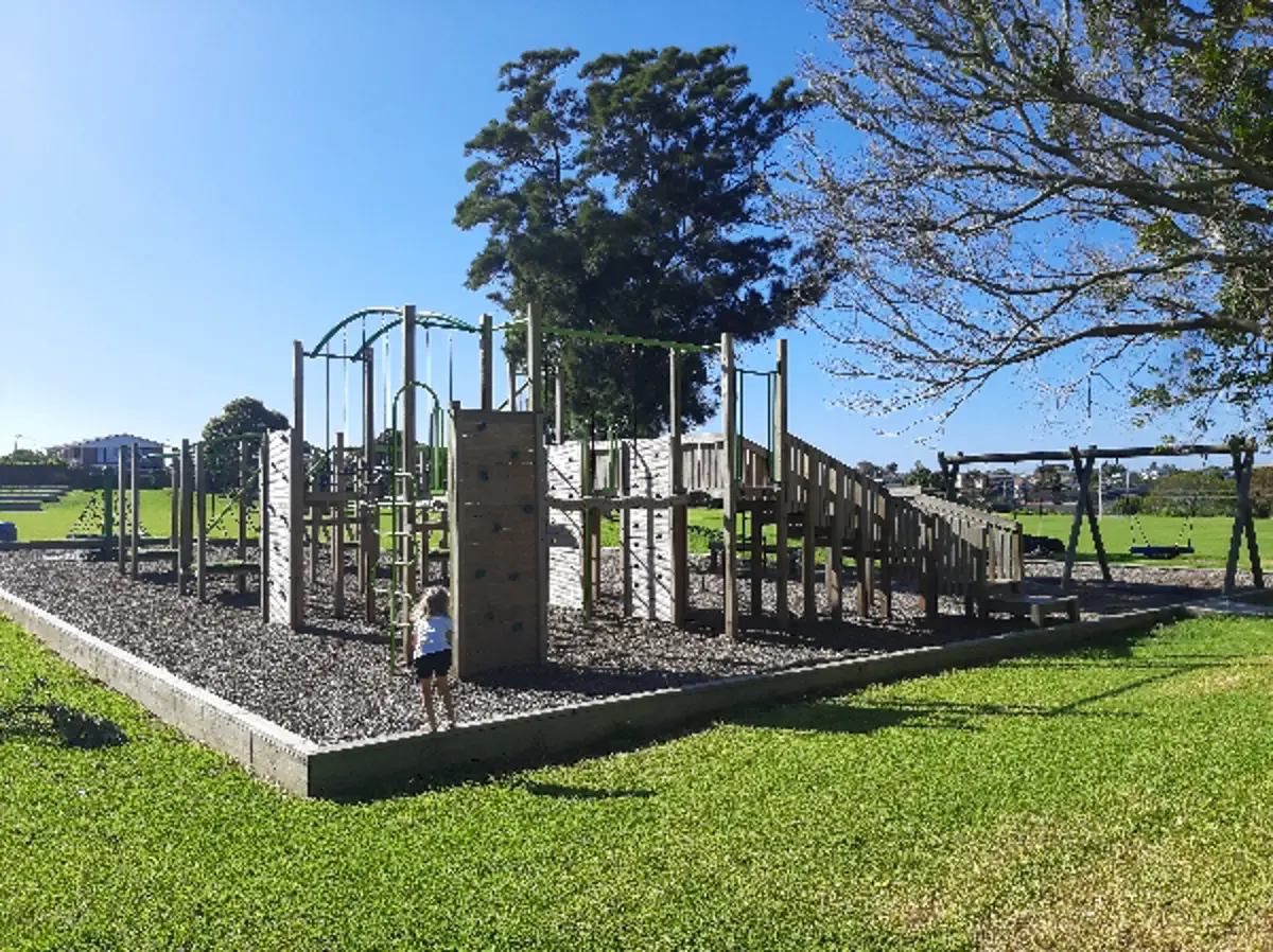 Bayswater Primary School playground photo