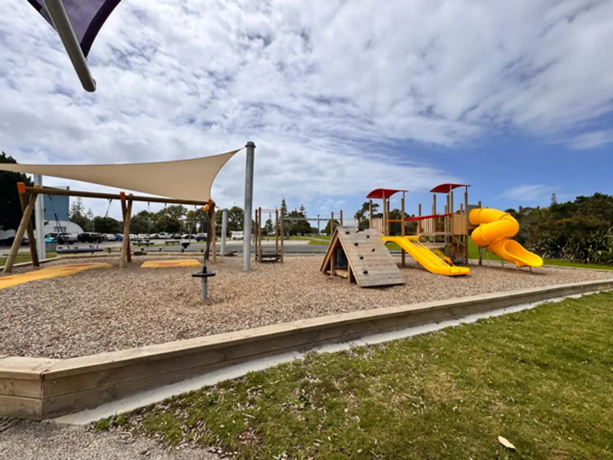 Photo of Stanmore Bay Leisure Centre Playground by KamiK