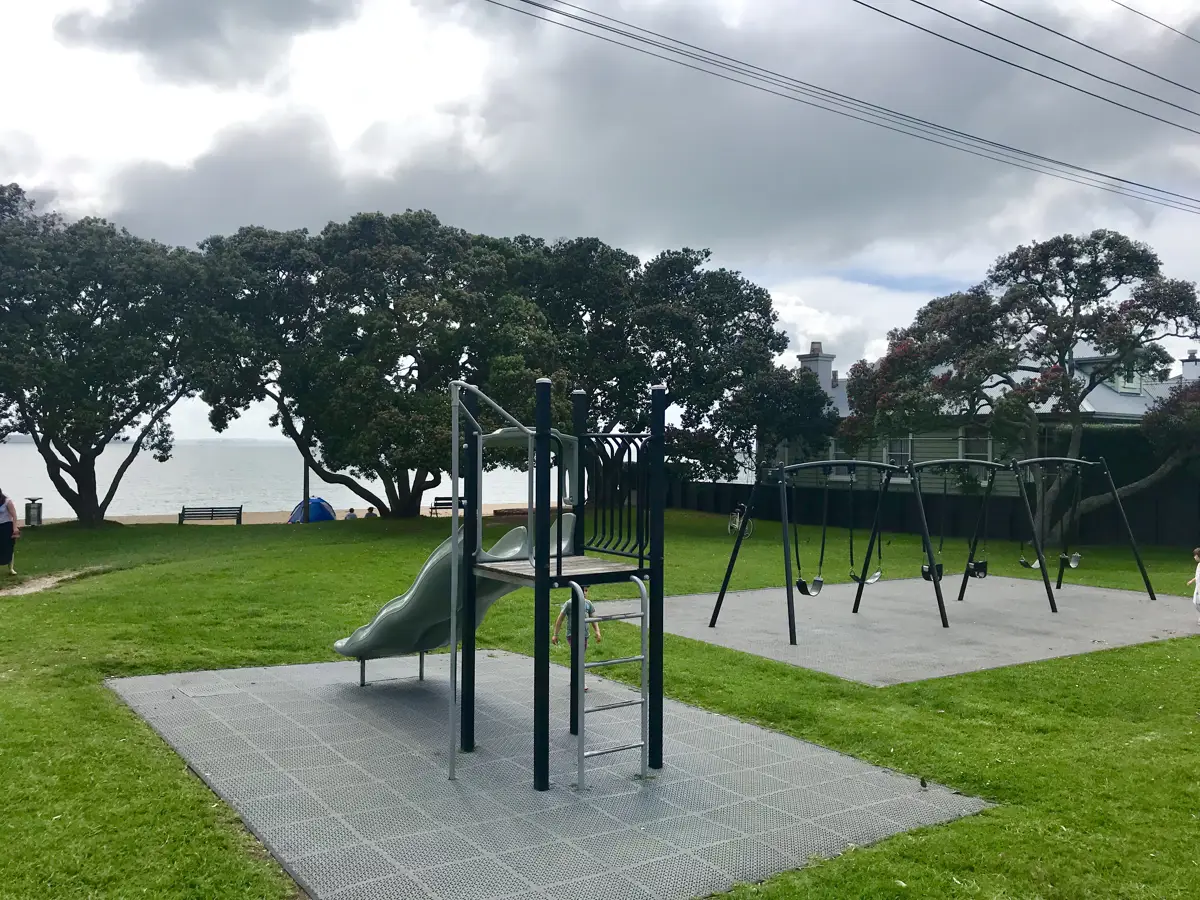Bath Street Reserve playground photo