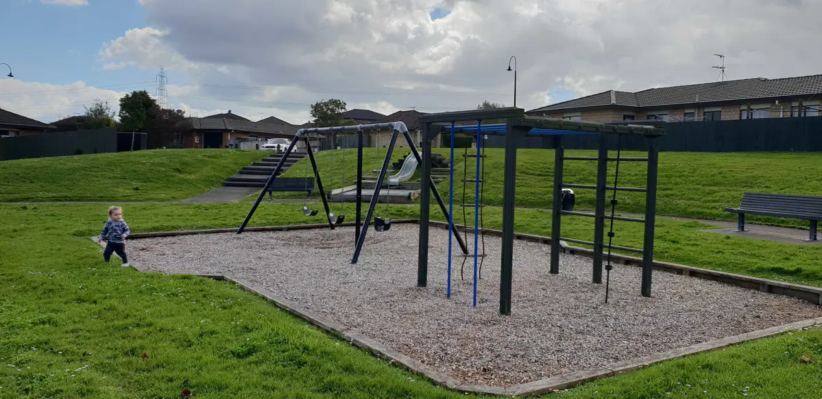 Photo of Innisowen Place Playground by AlexJ