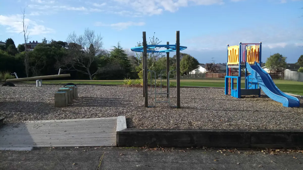 Teviot Reserve playground photo