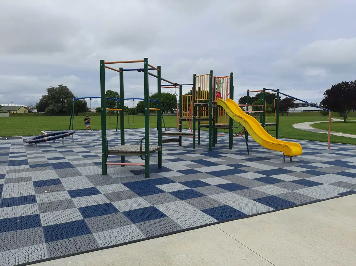 Pirimai Park playground photo